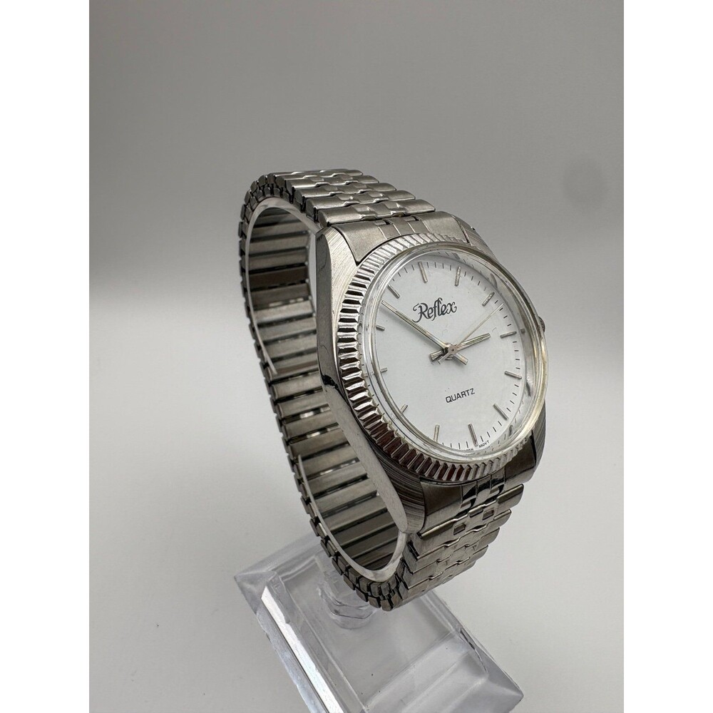 Vintage Reflex Quartz Watch Silver-Tone Fluted Bezel White Dial Stainless Steel